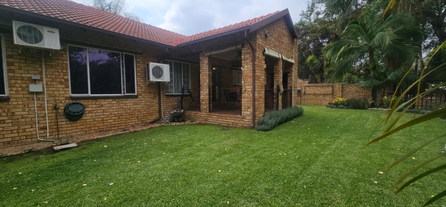 3 Bedroom Property for Sale in Safari Gardens North West